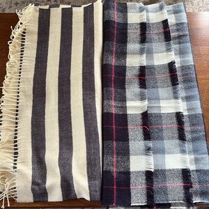 Two scarves 🌺 so pretty!!